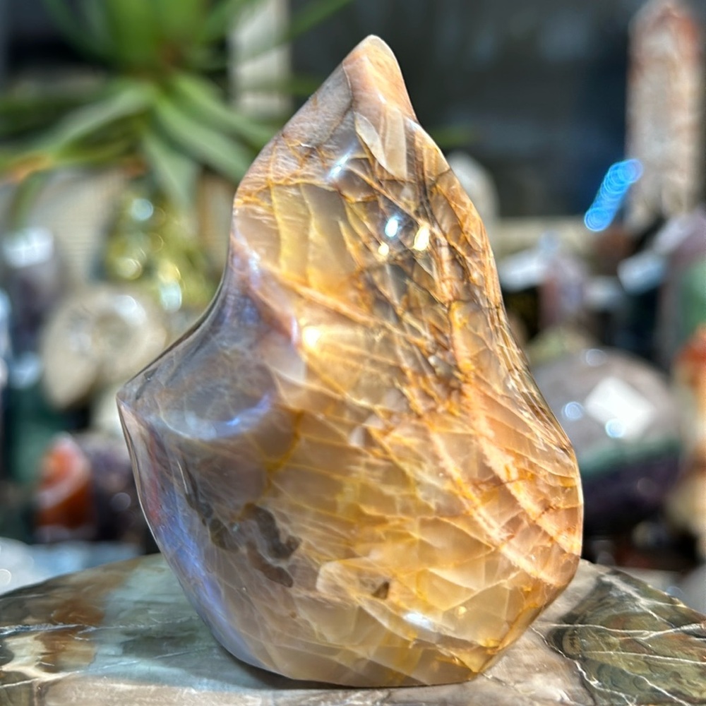 Peach Moonstone Flame Carving With Flash!